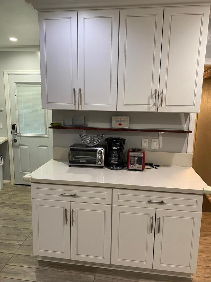 Private In Angeles With Wifi, Tv, And View Of Hollywood Sign & Shared Kitchen * Los Ángeles
