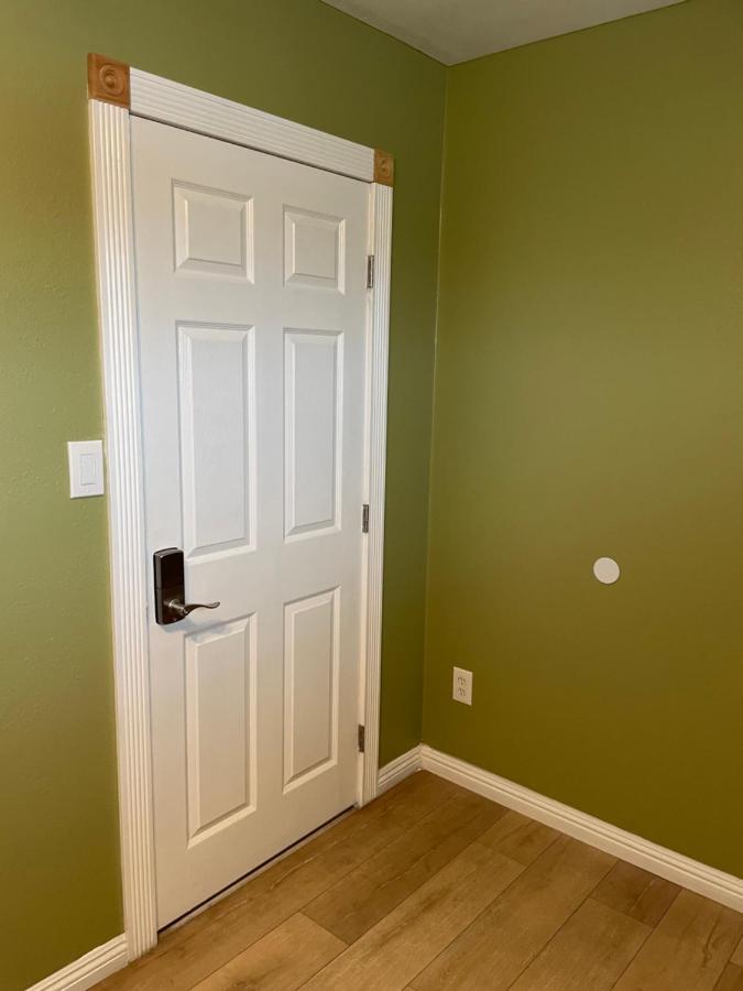 Private In Angeles With Wifi, Tv, And View Of Hollywood Sign & Shared Kitchen * Los Ángeles
