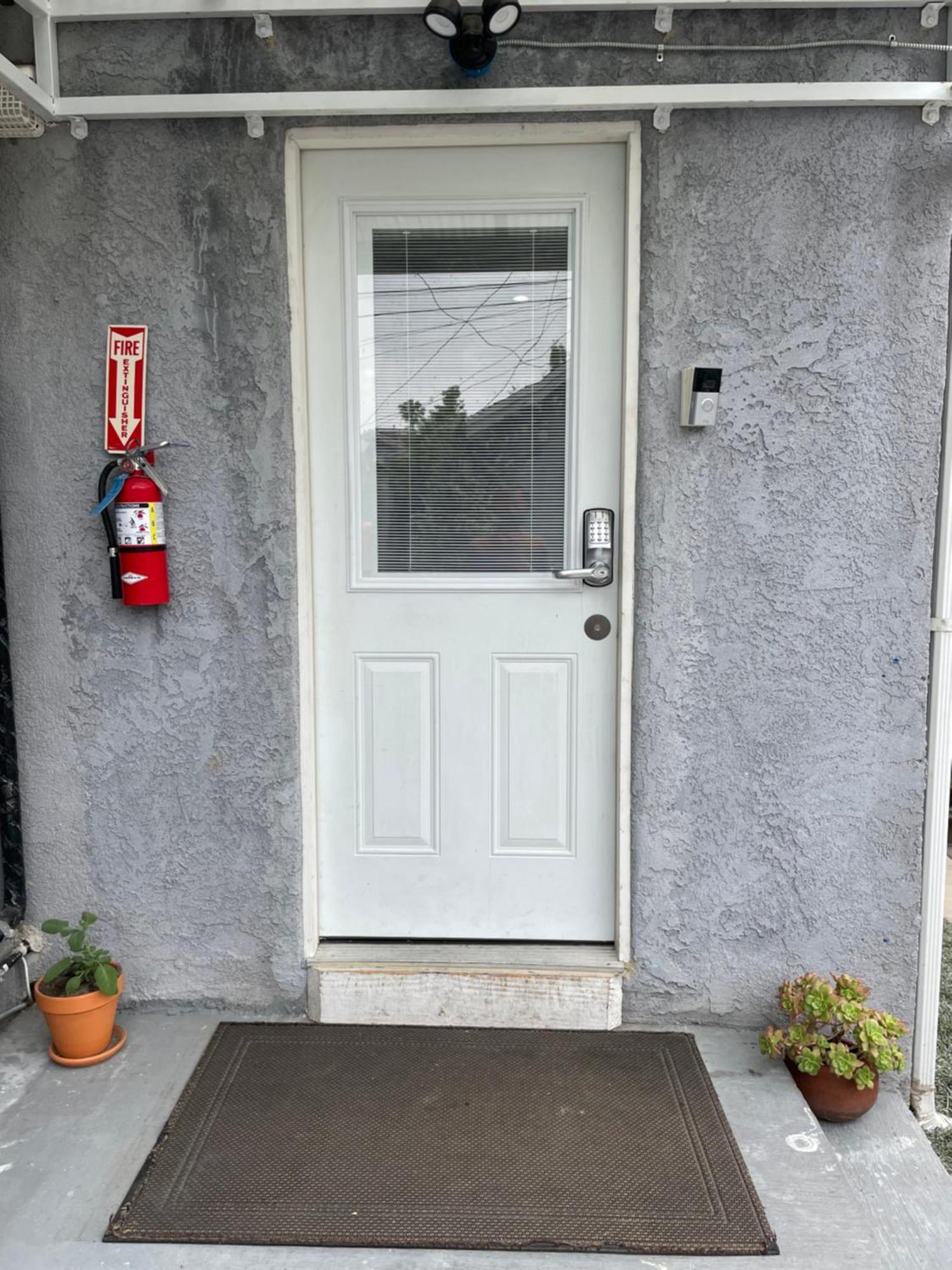 Private In Angeles With Wifi, Tv, And View Of Hollywood Sign & Shared Kitchen Habitación en casa particular *